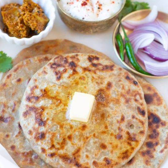 Allo paratha with makhan